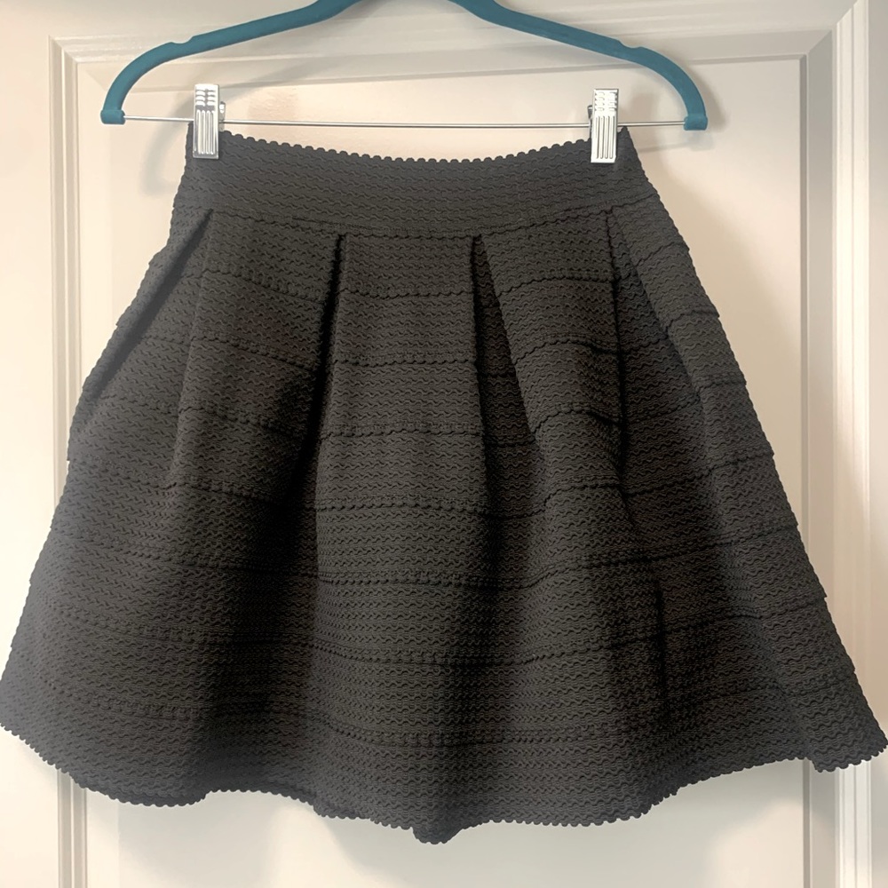 Express Black A-Line Structured Skirt - Size: S - image 1